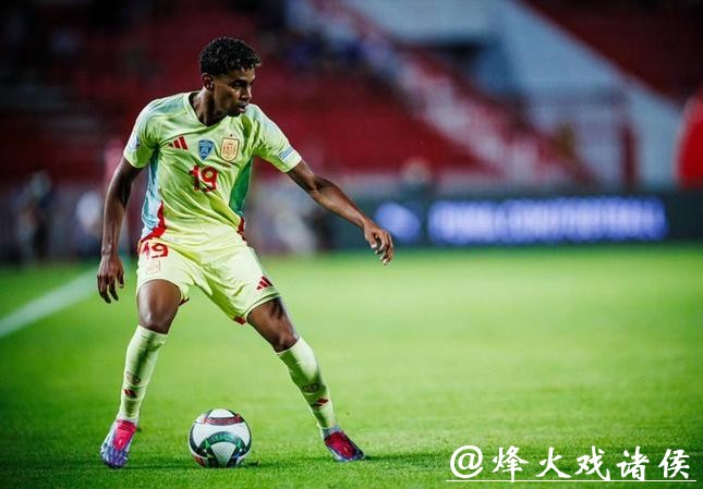 德国杯-莱万两球穆勒传射建功 拜仁险胜进八强