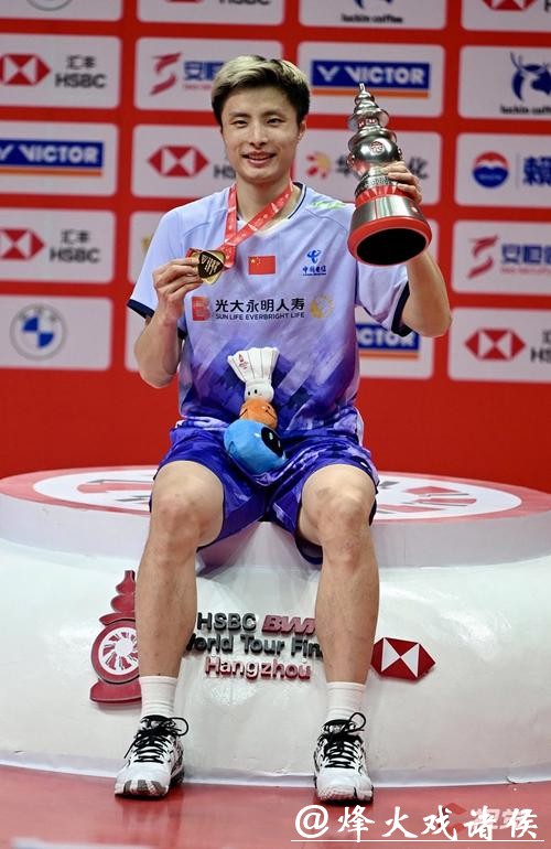世界羽联年终总决赛 石宇奇0-2小波波夫获男单亚军