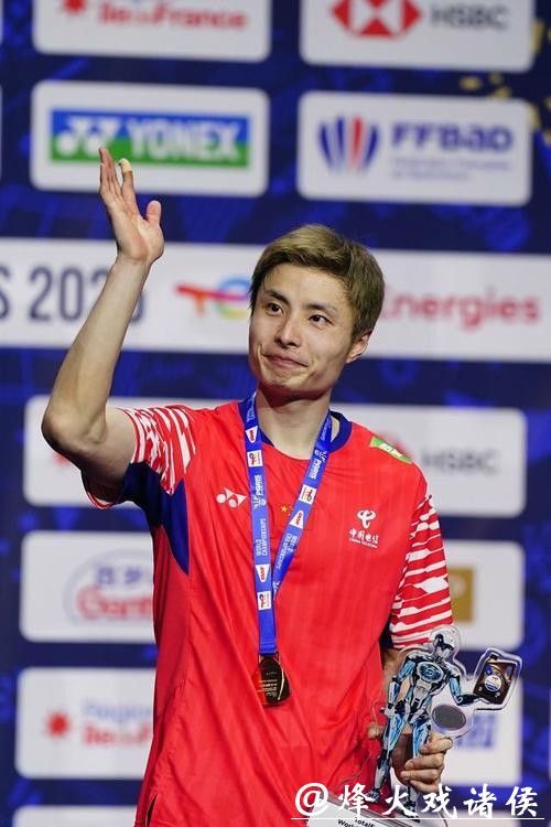 世界羽联年终总决赛 石宇奇0-2小波波夫获男单亚军