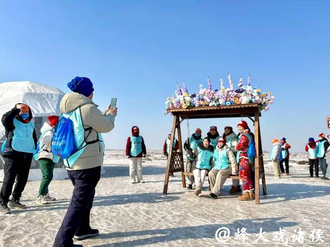 辽宁盘锦：冰凌盛景 冬日奇观